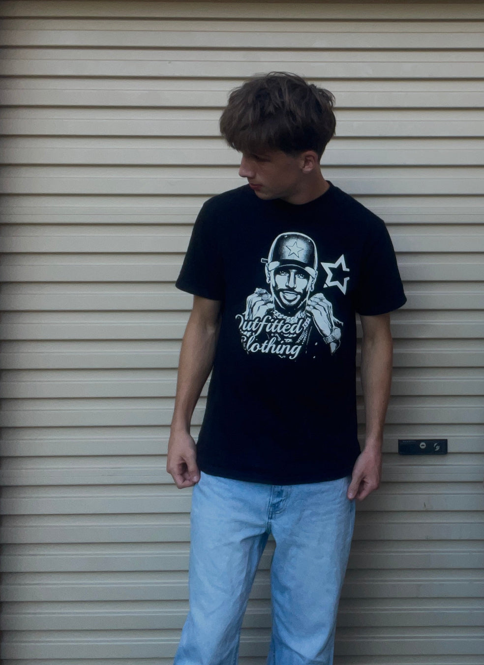 Outfitted Star Graphic T-Shirt